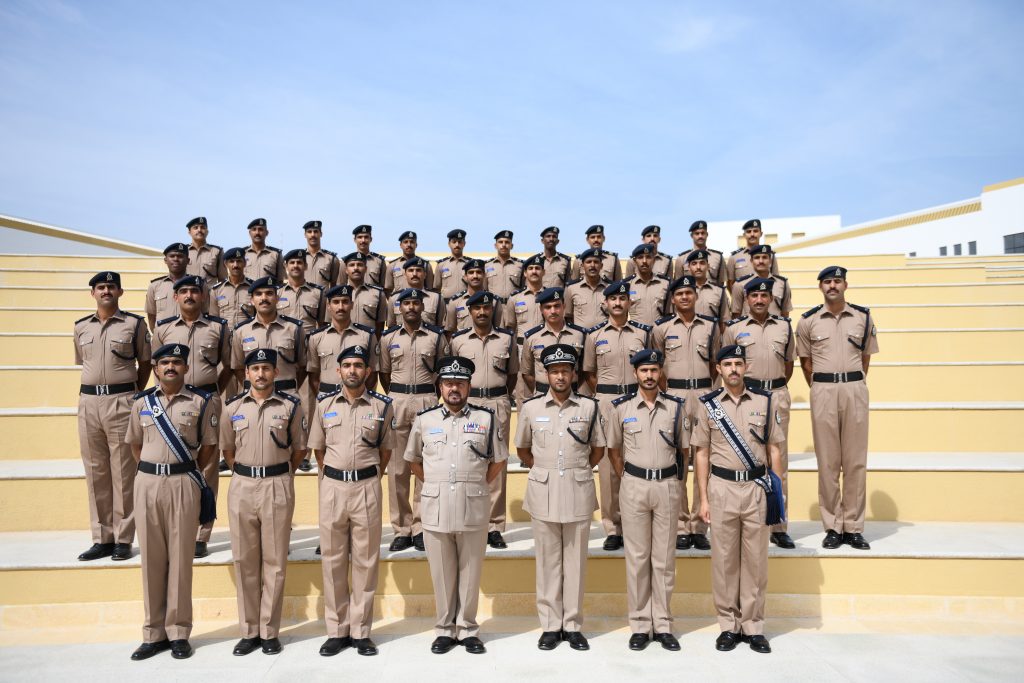 الأكاديمية تحصل على المركز الأول في مسابقة شرطة عمان السلطانية للمشاة