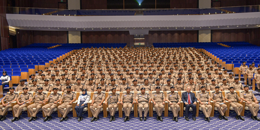 افتتاح البرنامج التدريبي لدورات الضباط المرشحين