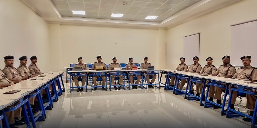 دورات تخصصية لتعزيز الكفاءة المهنية