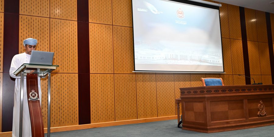 محاضرة بمعهد الضباط